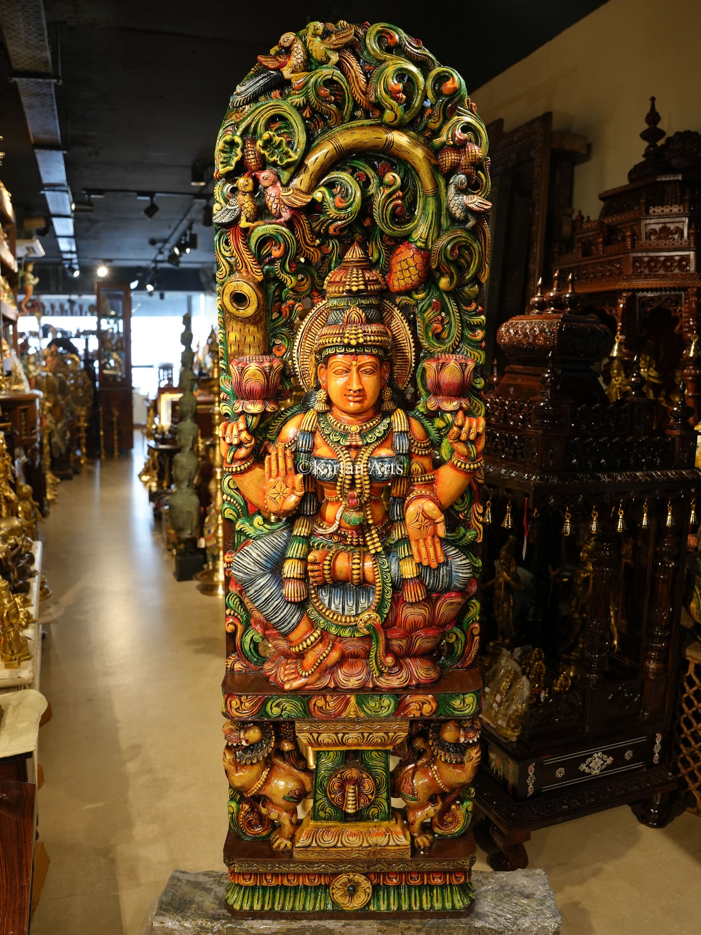 Wooden Goddess Lakshmi | 5ft | Handcarved