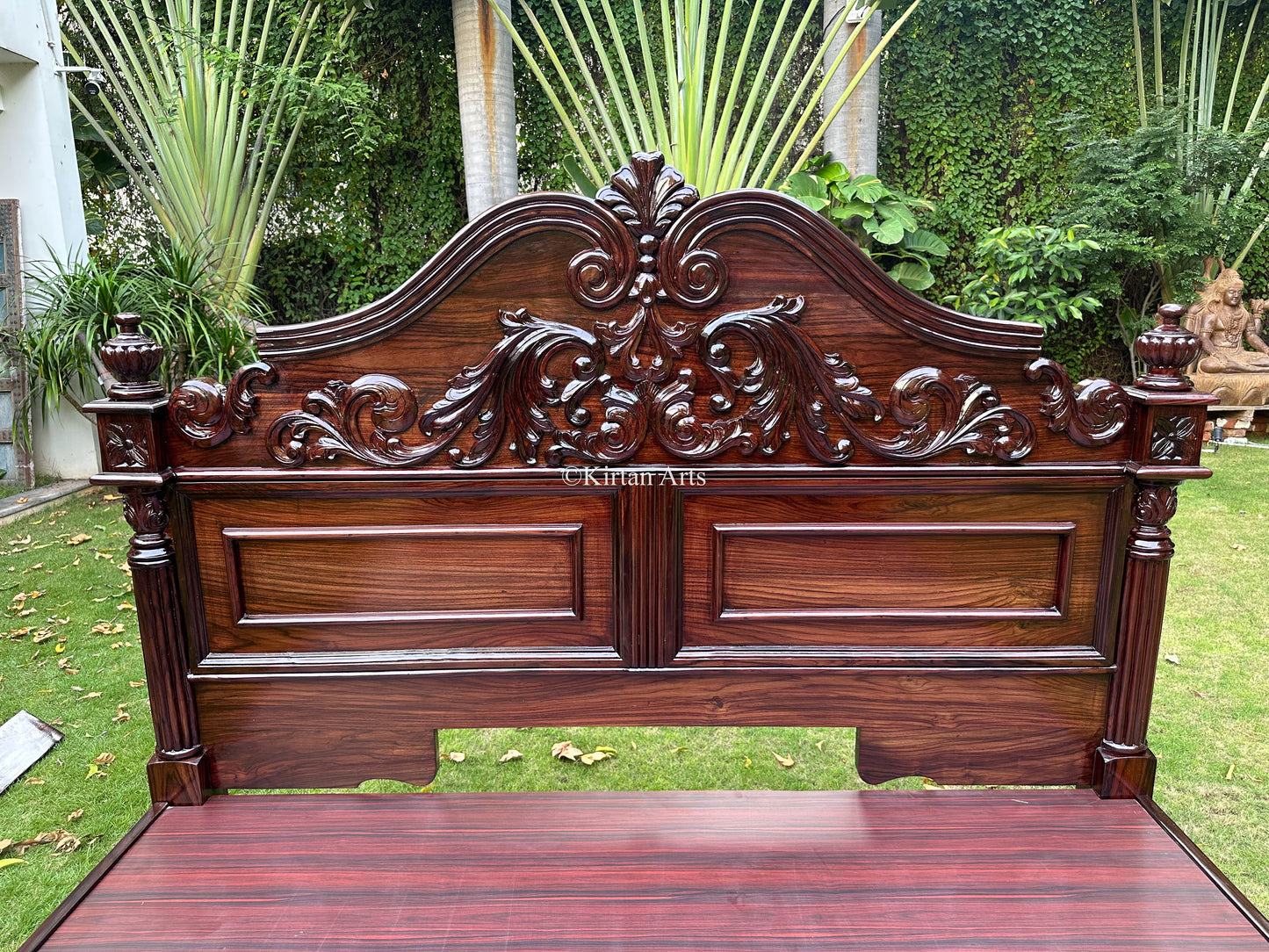 Rosewood King Bed | 6.6x6 ft