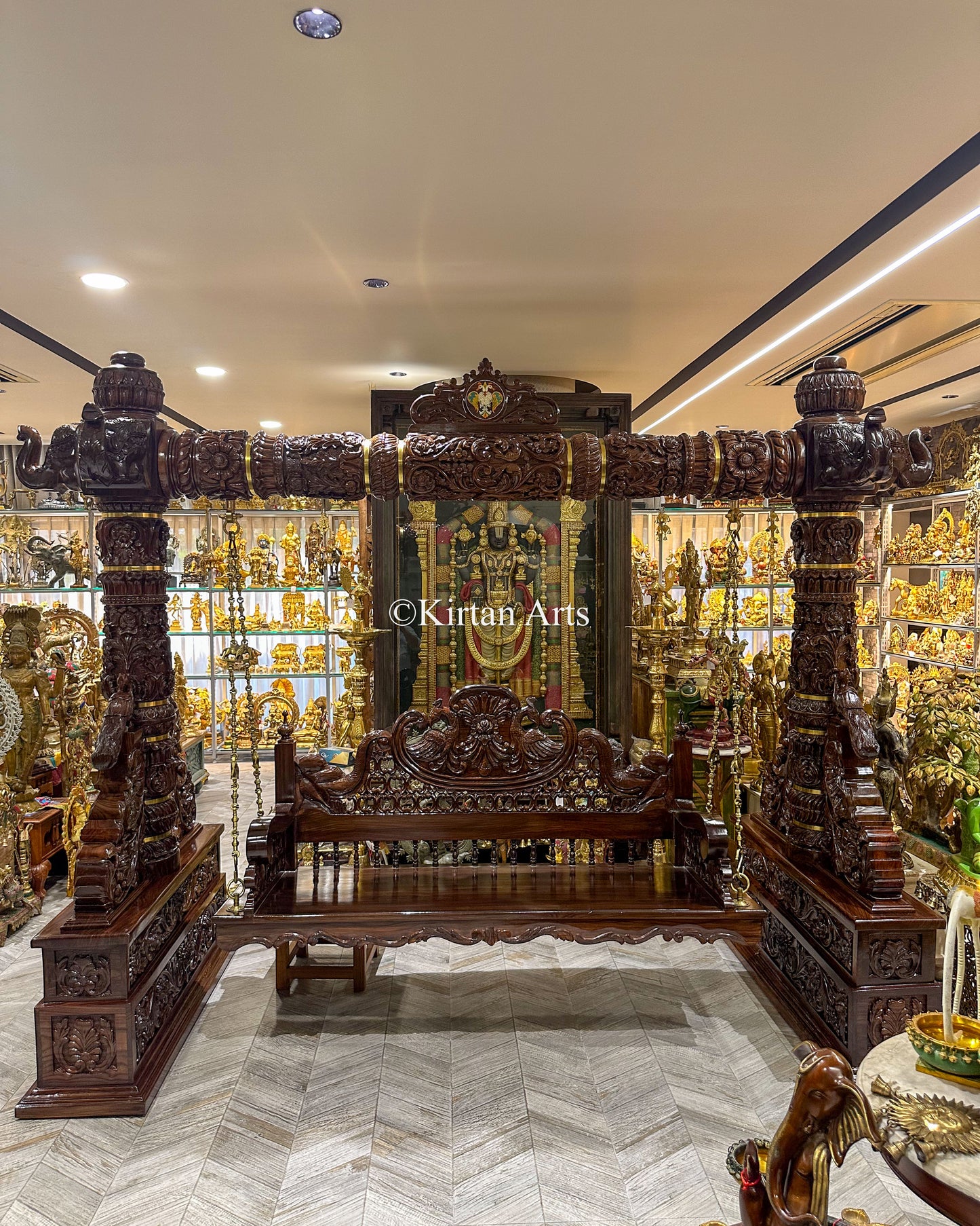 Monumental Rosewood Grand Jhula – Deep-Relief Hand-Carvings & Architectural Majesty
