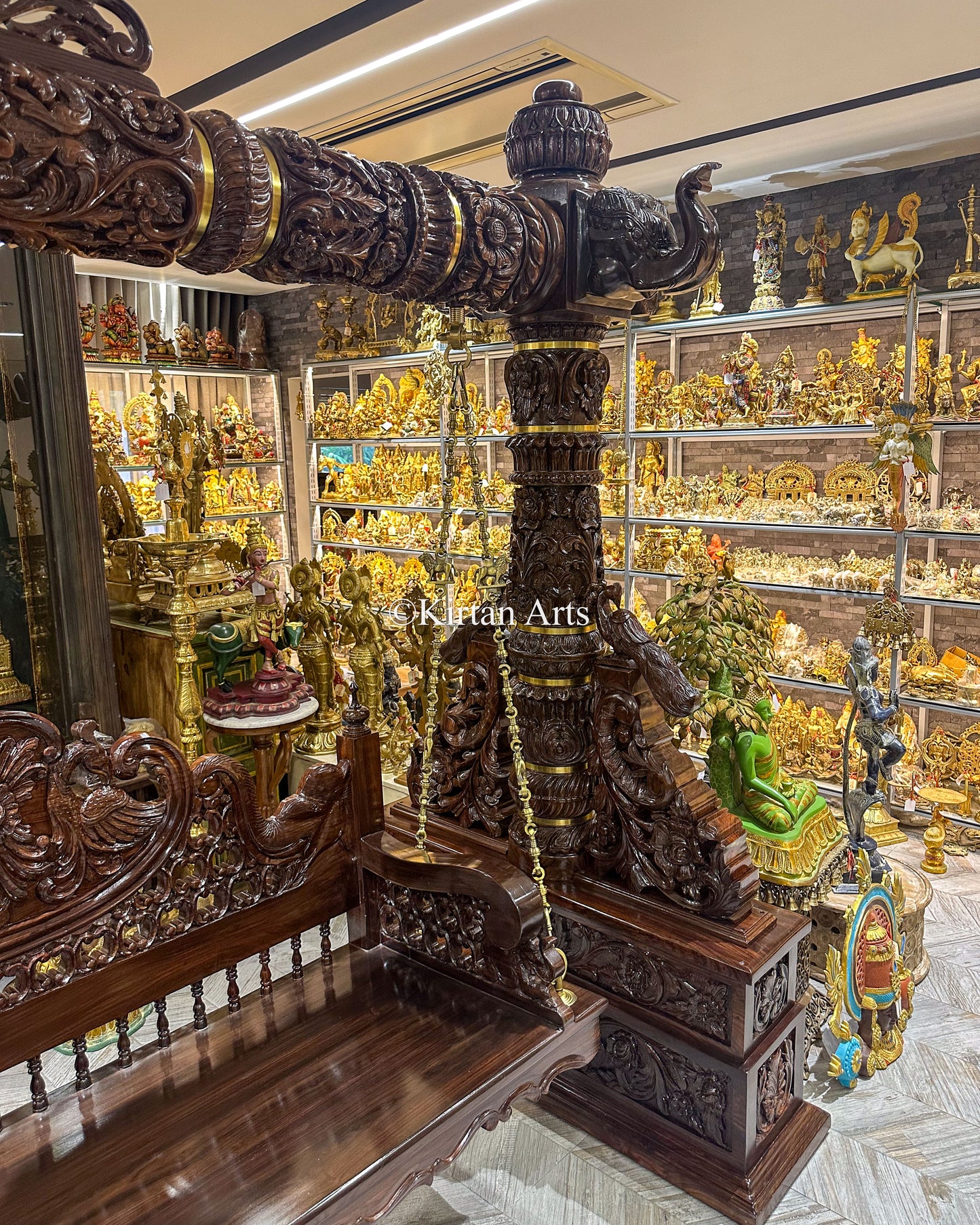 Monumental Rosewood Grand Jhula – Deep-Relief Hand-Carvings & Architectural Majesty