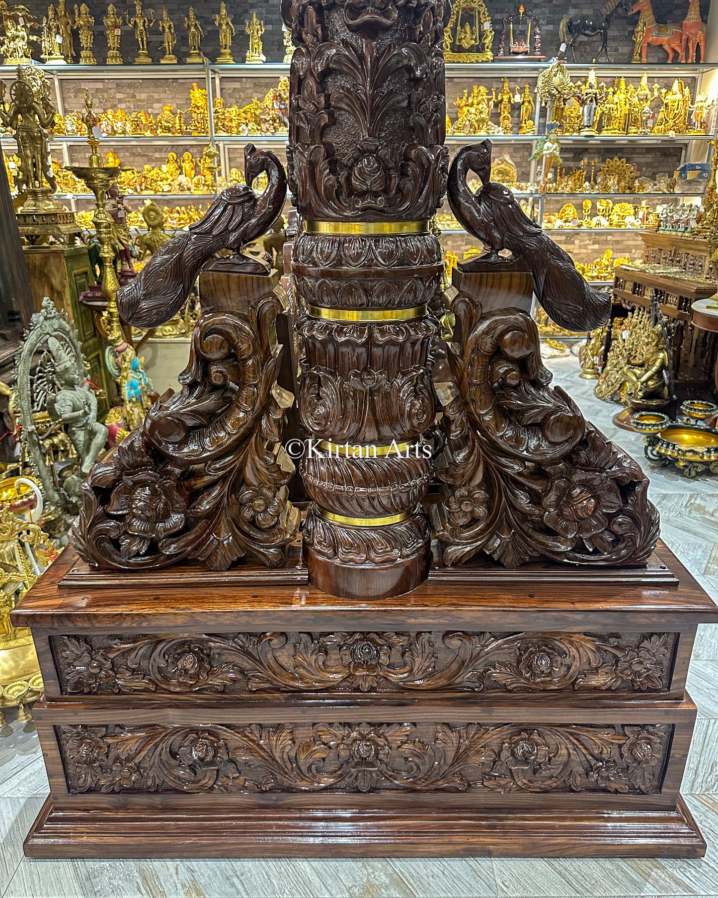Monumental Rosewood Grand Jhula – Deep-Relief Hand-Carvings & Architectural Majesty